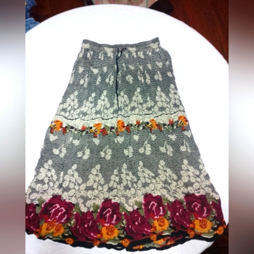 Sag Harbor Boho Floral Print Elastic Waist Long Skirt